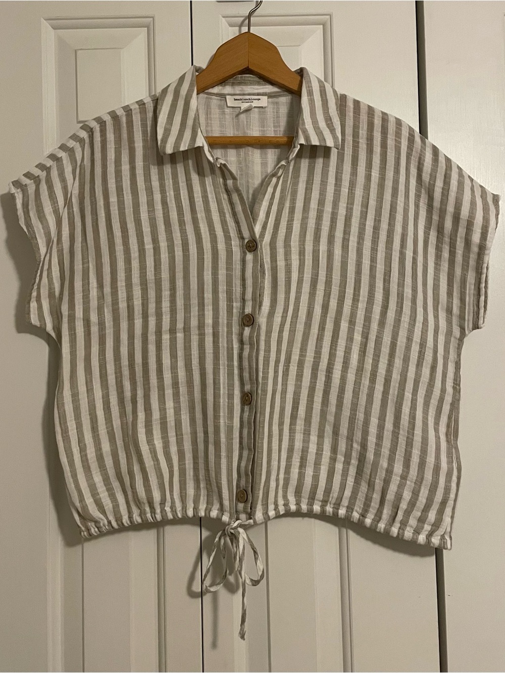 beachlunchlounge Women's Striped Button Front Top